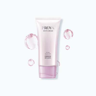 靚白芯肌晶采潔面乳